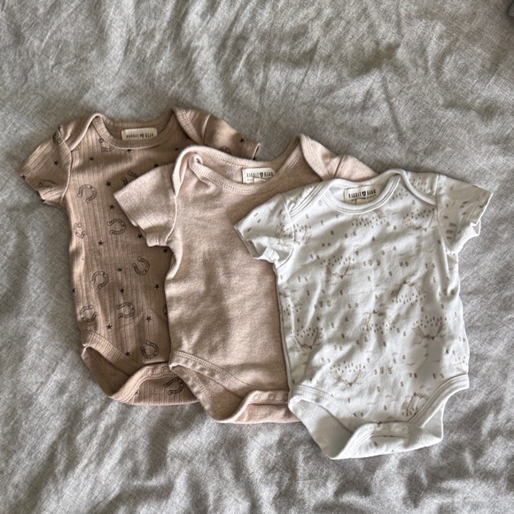 Rabbit + Bear Other - Set of Neutral Baby onesies (3 ct)